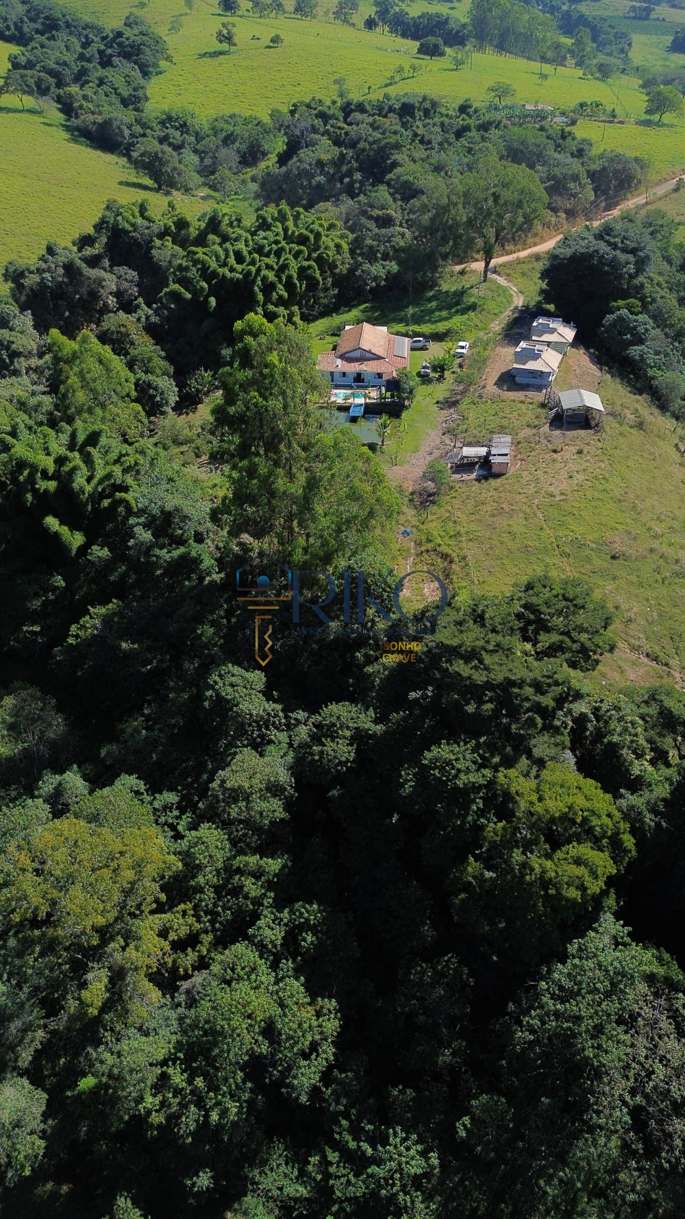 Sítio > venda > Mobiliado - 2 Hectares - Casa 4 Quartos + 2 Chalés - Capitólio/MG - A 500 METROS DA CACHOEIRA DO LOBO