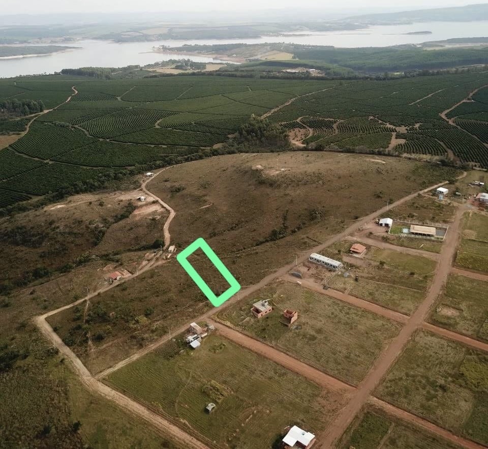 Área > venda > Próximo a Pousada Canarinho - Capitólio-MG