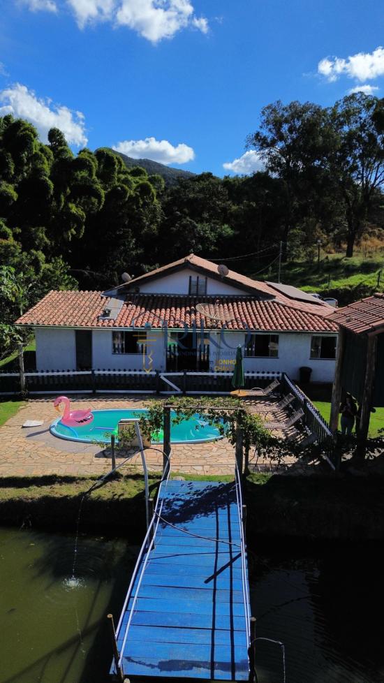 sitio-venda-mobiliado-2-hectares-casa-4-quartos-+-2-chales-capitolio-mg-a-500-metros-da-cachoeira-do-lobo-1113562