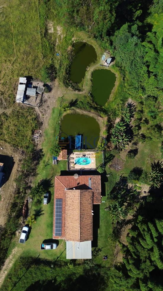 sitio-venda-mobiliado-2-hectares-casa-4-quartos-+-2-chales-capitolio-mg-a-500-metros-da-cachoeira-do-lobo-1113565